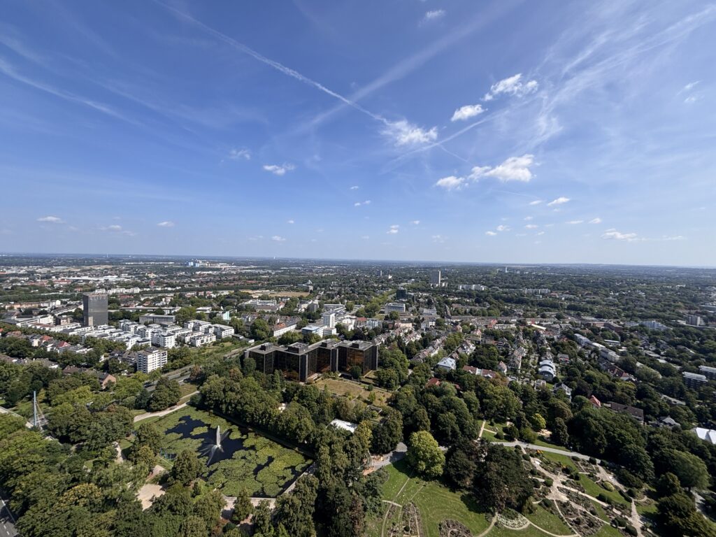 Luftaufnahme über den Westfalenpark und die Dortmunder Innenstadt